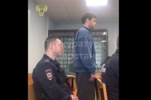 В Казани арестовали курьера, забравшего у ребенка украшения на 2 млн