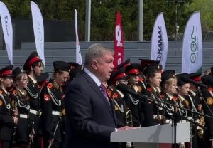 Наиль Магдеев поздравил челнинцев и ветеранов с Днем Победы
