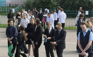 Девятиклассники сдают ОГЭ по информатике: экзамен проходит за компьютерами