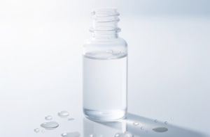 Офтальмолог предупредила об опасности обмена глазными каплями