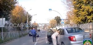 В Казани «Лада» сбила 12-летнего мальчика на самокате на зебре