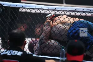 Шара Буллет нокаутировал Петросяна на UFC 308: четвертая победа подряд для российского бойца