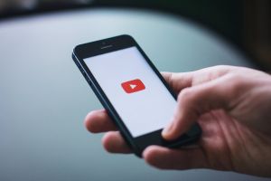 YouTube бодро заработал на мобильных устройствах