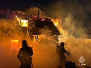 В Тукаевском районе супруги пострадали при пожаре на даче