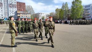 Челнинские школьники и студенты готовятся к параду Победы