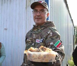 Активист Рустам Гатин накормит жителей Набережных Челнов солдатской кашей 9 Мая