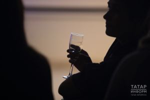 Ошибочный атрибут хорошего настроения: врач-нарколог развеял мифы о пользе алкоголя