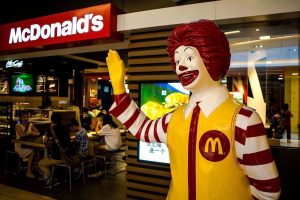 McDonald’s покупал украинских рабов у мафии: вся их зарплата перечислялась бандитам