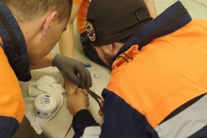 В Казани спасатели помогли снять кольцо с пальца ребенка в травмпункте