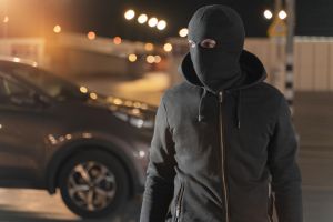 В Казани ищут мужчину, избившего и похитившего девушку в ЖК «Родина»