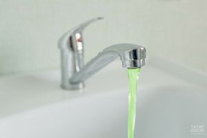 В Казани вода в домах может временно стать зелёной
