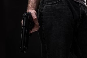 В Петербурге таксист расстрелял мужчину после спора о переводе 130 тысяч рублей