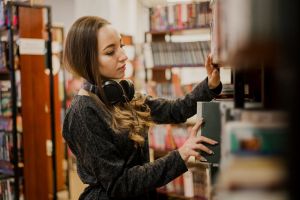 Роман Стивена Кинга «Оно» временно сняли с продажи в России