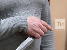 В Казани мужчина ранил ножом подростка, заступившегося за девушку