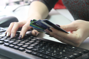 Россиянам массово блокируют счета за переводы себе: ЦБ признал рост жалоб