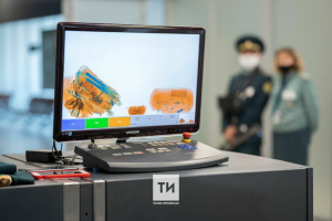 В казанском аэропорту задержали мужчину с крупной партией одежды