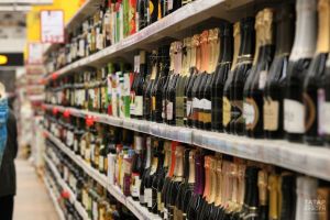 В Челнах обсудили проблему алкомаркетов и жалобы на пьянство во дворах