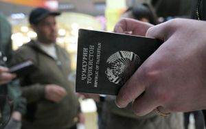 Супругов из Зеленодольска задержали за легализацию 1500 мигрантов