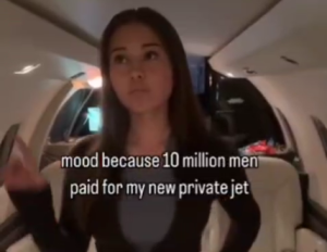 OnlyFans-модель купила частный самолёт за $35 млн в 20 лет