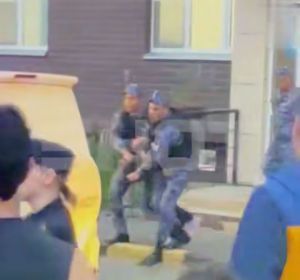 Турок убил жену и ранил сына в Казани: задержан после 4 часов на балконе