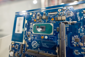 Учёный пообещал Путину чип в 200 раз мощнее Intel и AMD за 2 года