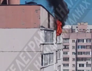 В Казани пожар на Абсалямова: жильцы эвакуированы, пострадавших нет
