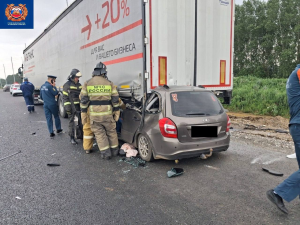 На трассе М-7 погиб 54-летний водитель Лады после наезда на грузовик