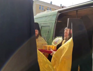 В Казань доставили ковчег с мощами святителя Тихона, Патриарха всея Руси