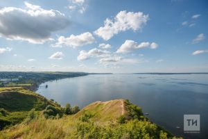 В Зеленодольске очевидцы спасли троих человек, выпавших из лодки на Волге