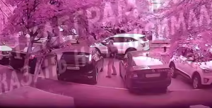 Полиция проверяет инцидент со стрельбой во дворе Казани