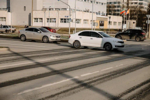 В Челнах начали ремонт колейности на загруженных перекрёстках города