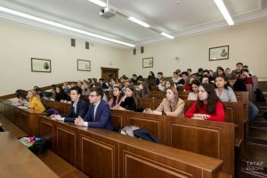 С 1 сентября 2025 года в вузах установят новые минимальные стипендии