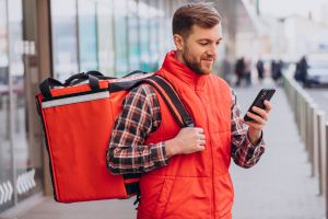 В России ужесточат правила работы курьеров: ограничения и новые запреты