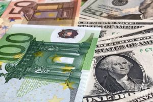 Рекордный рост незаконного вывоза наличных из России за полгода