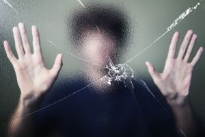 Бывший преследует женщину в Зеленодольске уже 2,5 года