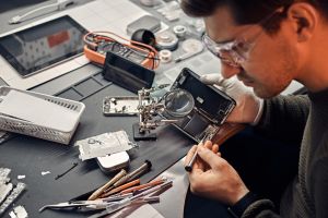 Ремонт iPhone 17 подорожает в 4 раза — эксперты предупредили о росте цен