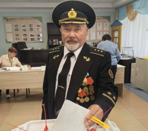 Старший мичман Северного флота проголосовал в селе Атабаево