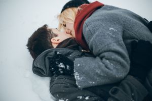 Психологи: зимой секс помогает справиться с депрессией