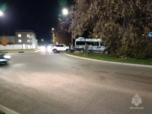 Автобус столкнулся с «Москвичом» в Челнах: 11 пассажирам потребовалась помощь