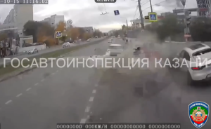В Казани при столкновении Chery и Porsche пострадали три человека