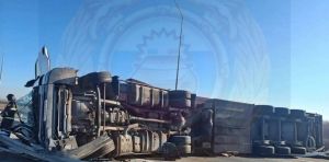 Грузовик Scania перевернулся на М-7 в Мензелинском районе