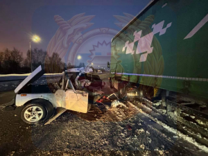 На М7 в Татарстане в ДТП с фурой и «Нивой» погибла женщина