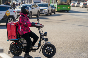 В Казани могут ввести рейтинг курьеров с отстранением от заказов