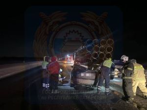 Смертельное ДТП на трассе М-7 в Татарстане: легковушка влетела под фуру