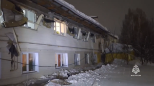 В Зеленодольском районе часть крыши двухэтажки рухнула под тяжестью снега