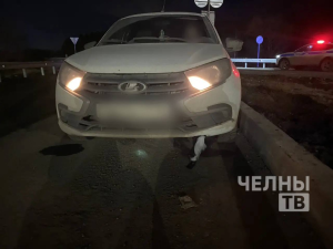 Под Челнами водитель сбил лежащего на дороге пешехода
