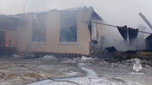 В Елабуге тушат крупный пожар на складе площадью 4,2 тысячи «квадратов»