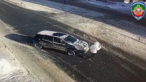 В Казани водитель Nissan сбил девушку на пешеходном переходе