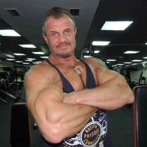 В Челнах умер легендарный бодибилдер Николай Ференц