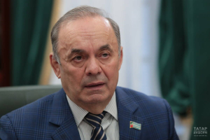 Губайдуллин поздравил муниципальных служащих Татарстана